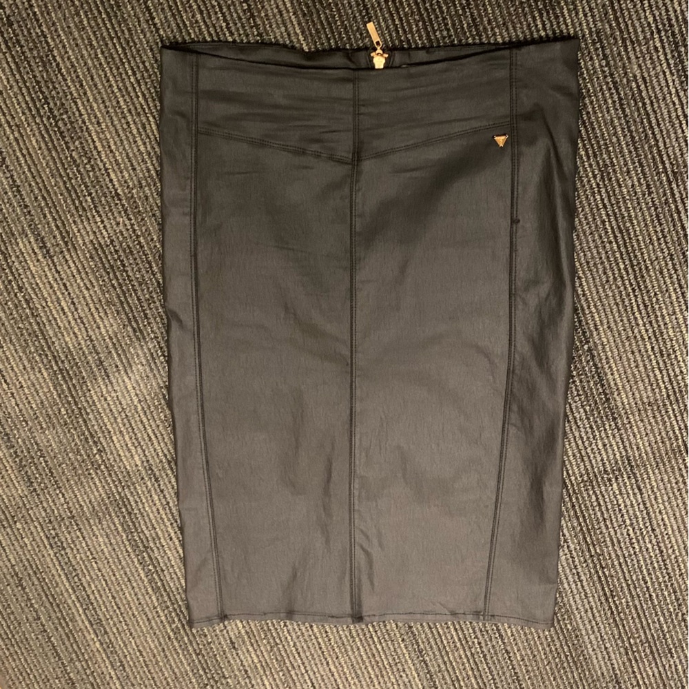 GUESS Black Vegan Leather Pencil Skirt Gold Logo Waist Bodycon Size L - Picture 2 of 7